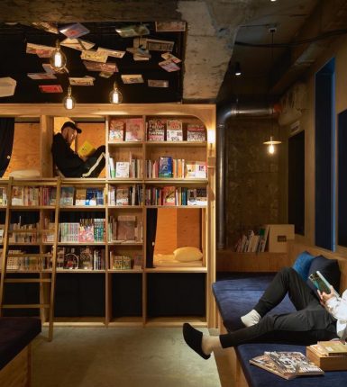 Los hoteles más inusuales y raros - Book & Bed Tokyo